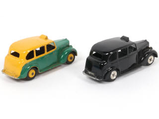 Lot 379 - DINKY TOYS (GB) (2)