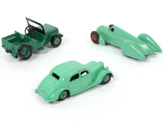 Lot 382 - DINKY TOYS (GB) (3)