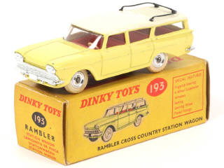Lot 374 - DINKY TOYS (GB) (1)