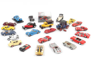 Lot 103 - DIVERS (24)