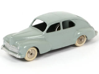 Lot 318 - DINKY TOYS (FRANCE) (1)