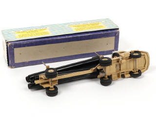 Lot 347 - DINKY TOYS (FRANCE) (1)