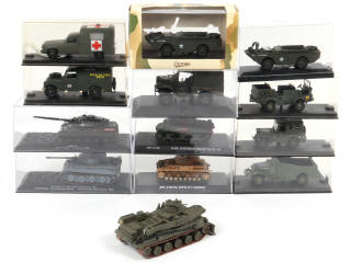 Lot 128 - DIVERS (13)