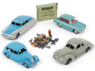Lot 312 - DINKY TOYS (GB) (5)