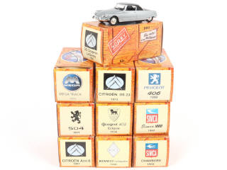 Lot 100 - HACHETTE EDITIONS (FRANCE) (10)