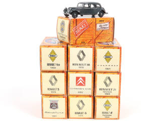 Lot 99 - HACHETTE EDITIONS (FRANCE) (10)