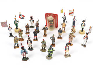 Lot 38 - DIVERS (24)