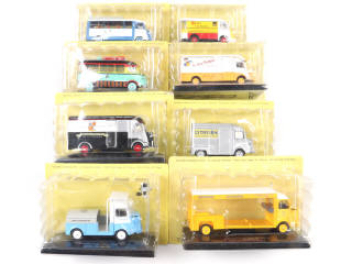 Lot 62 - DIVERS (8)