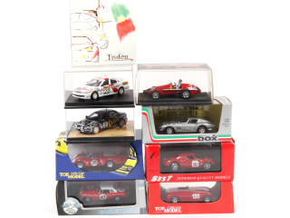 Lot 60 - DIVERS (8)