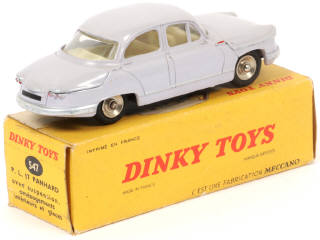 Lot 422 - DINKY TOYS (FRANCE) (1)