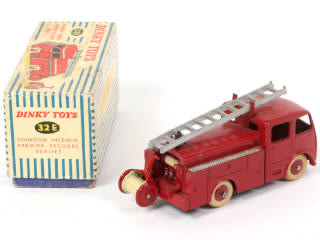 Lot 438 - DINKY TOYS (FRANCE) (1)
