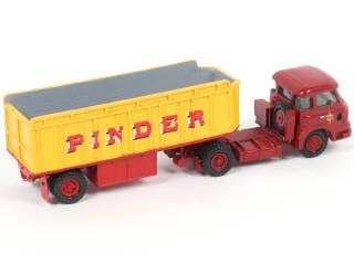 Lot 251 - DIVERS (2)