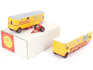 Lot 244 - DIVERS (2)