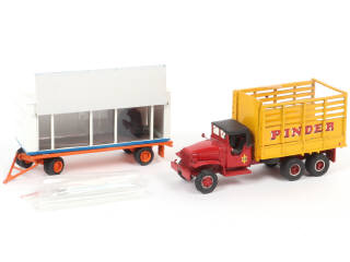 Lot 260 - DIVERS (2)