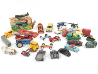 Lot 82 - DIVERS (24)