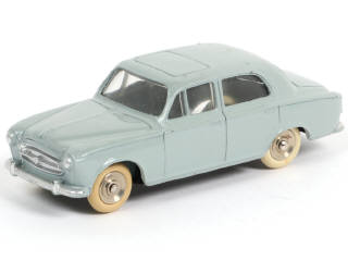 Lot 231 - DINKY TOYS (FRANCE) (1)