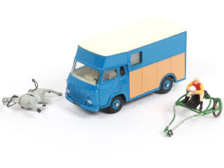 Lot 263 - DINKY TOYS (FRANCE) (1)
