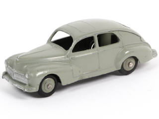 Lot 226 - DINKY TOYS (FRANCE) (1)