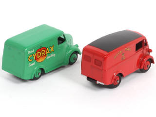 Lot 194 - DINKY TOYS (GB) (2)