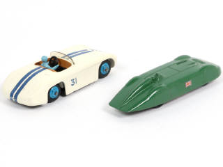 Lot 177 - DINKY TOYS (GB) (2)