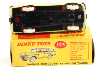 Lot 134 - DINKY TOYS (GB) (1)