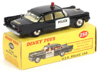 Lot 140 - DINKY TOYS (GB) (1)