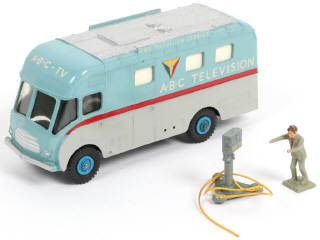 Lot 113 - DINKY TOYS (GB) (1)