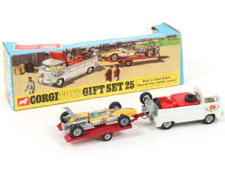 Lot 43 - CORGI TOYS (GB) (1)