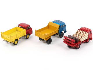 Lot 75 - DIVERS (3)