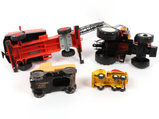 Lot 31 - DIVERS (4)
