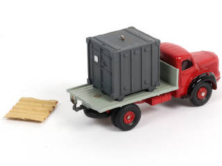 Lot 388 - DINKY TOYS (FRANCE) (1)