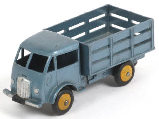 Lot 387 - DINKY TOYS (FRANCE) (1)