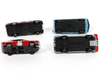 Lot 79 - DIVERS (4)
