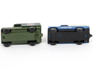 Lot 69 - DIVERS (2)