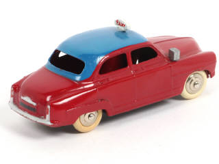 Lot 382 - DINKY TOYS (FRANCE) (1)