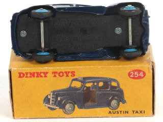 Lot 365 - DINKY TOYS (GB) (1)