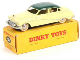 Lot 370 - DINKY TOYS (FRANCE) (1)