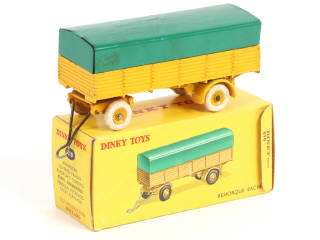 Lot 534 - DINKY TOYS (FRANCE) (1)