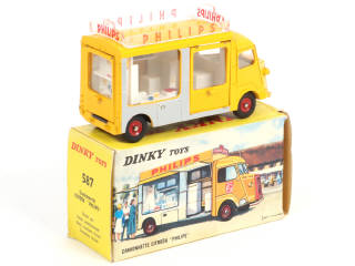 Lot 502 - DINKY TOYS (FRANCE) (1)