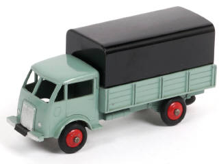 Lot 483 - DINKY TOYS (FRANCE) (1)