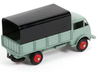 Lot 483 - DINKY TOYS (FRANCE) (1)