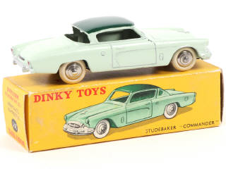 Lot 376 - DINKY TOYS (FRANCE) (1)