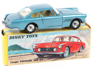 Lot 440 - DINKY TOYS (FRANCE) (1)