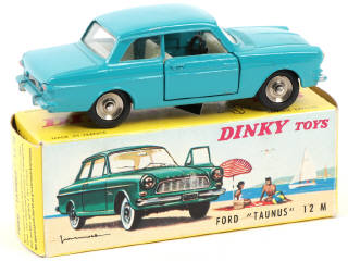 Lot 460 - DINKY TOYS (FRANCE) (1)
