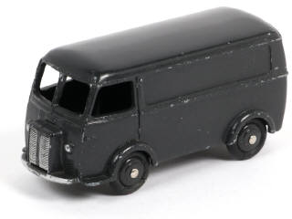 Lot 479 - DINKY TOYS (FRANCE) (1)
