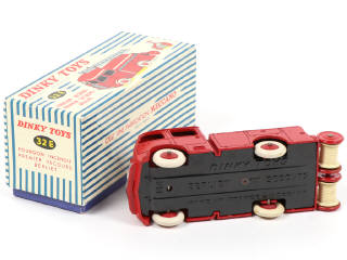 Lot 525 - DINKY TOYS (FRANCE) (1)