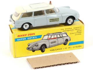 Lot 353 - DINKY TOYS (FRANCE) (1)