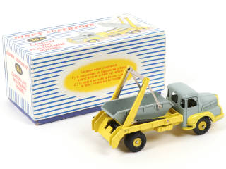Lot 512 - DINKY TOYS (FRANCE) (1)