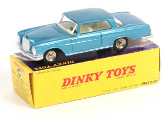 Lot 444 - DINKY TOYS (FRANCE) (1)