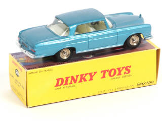 Lot 444 - DINKY TOYS (FRANCE) (1)